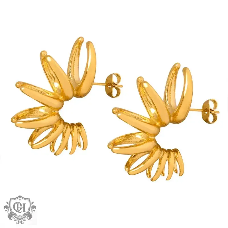 18K gold exquisite and noble C-shaped earrings with petal design