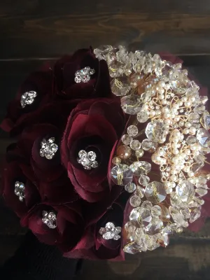 7" throw away Burgundy Wine Gold bridal bouquet,  Presentacion 3 anos, Wedding Tossing bouquet, Wine bouquet, keepsake bouquet, 3 anos