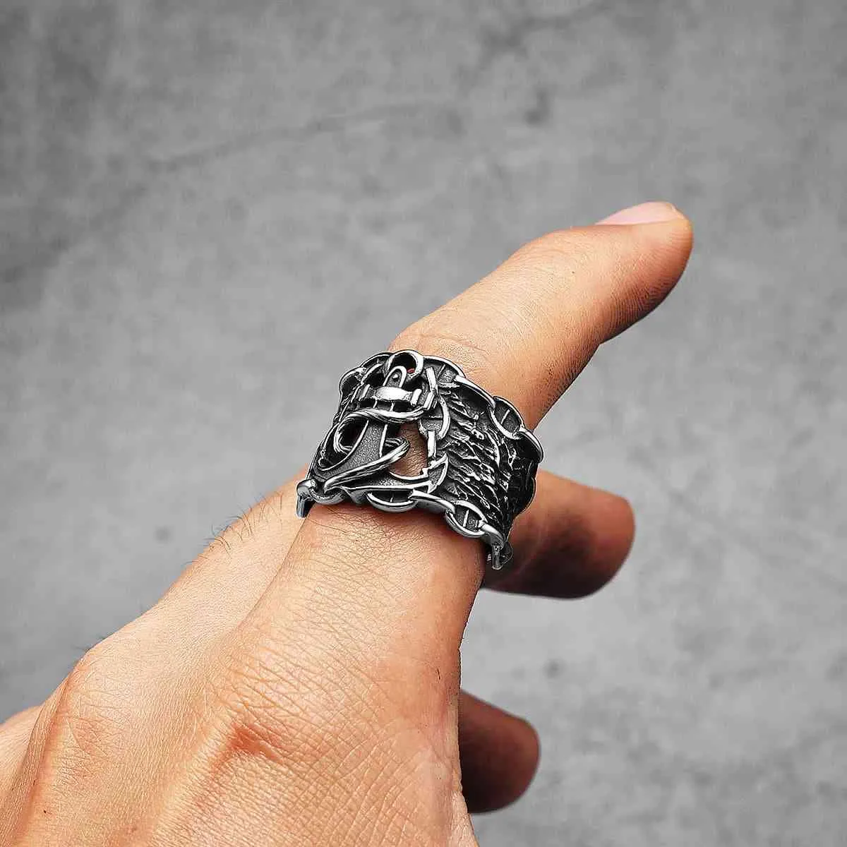 Anchor Ring with Chain