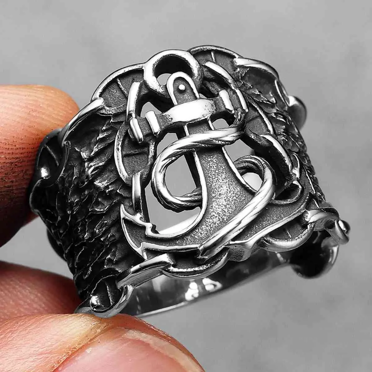 Anchor Ring with Chain
