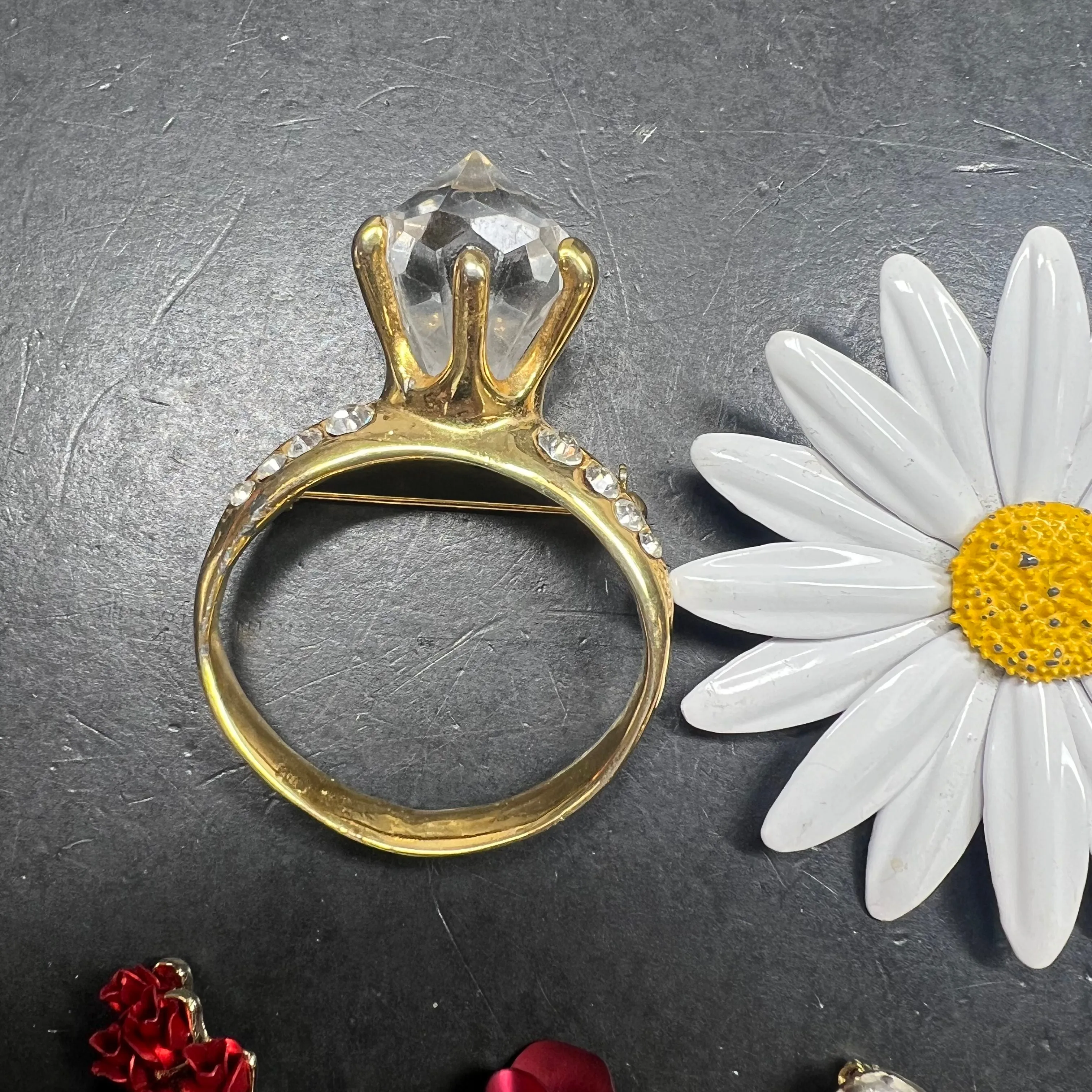 Assorted Brooches Lot Bling Silver Gold Tone Flowers Ring