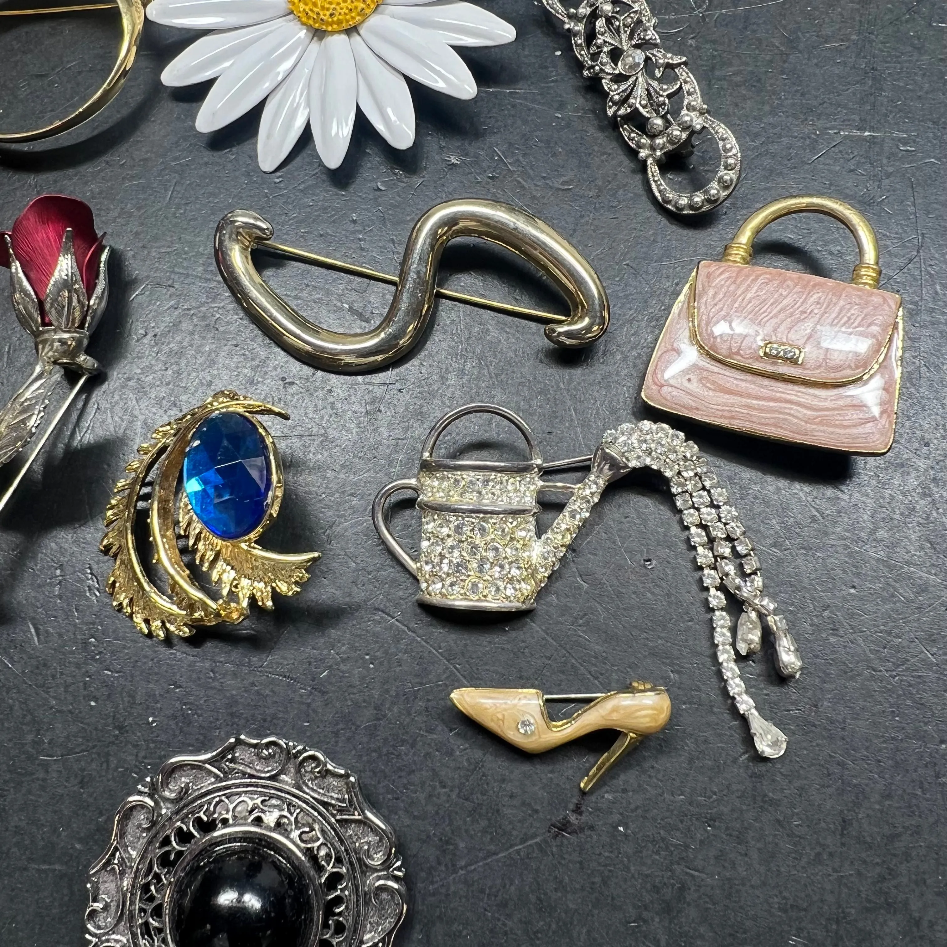 Assorted Brooches Lot Bling Silver Gold Tone Flowers Ring