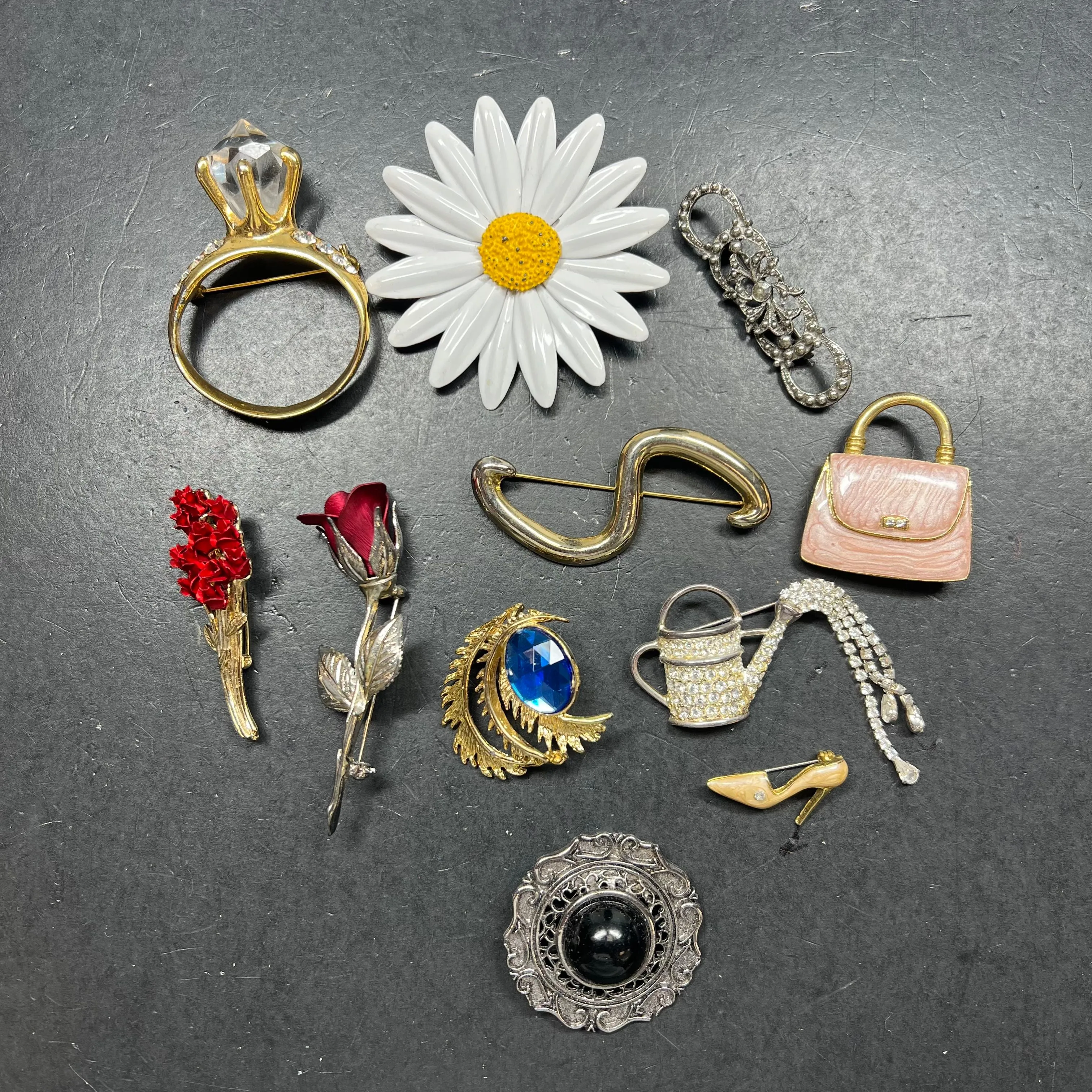 Assorted Brooches Lot Bling Silver Gold Tone Flowers Ring