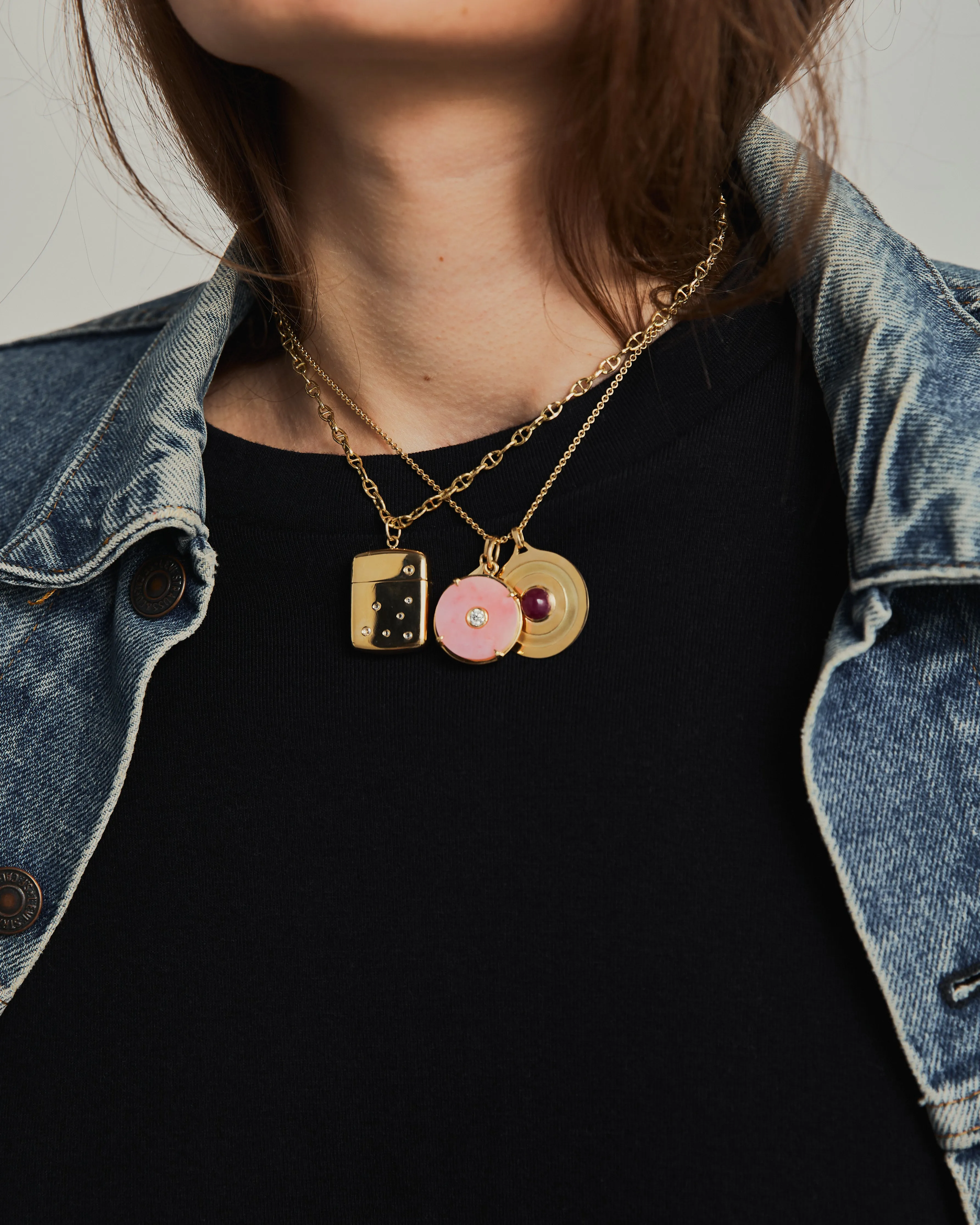 Circle Pendant in Pink Opal with Diamond