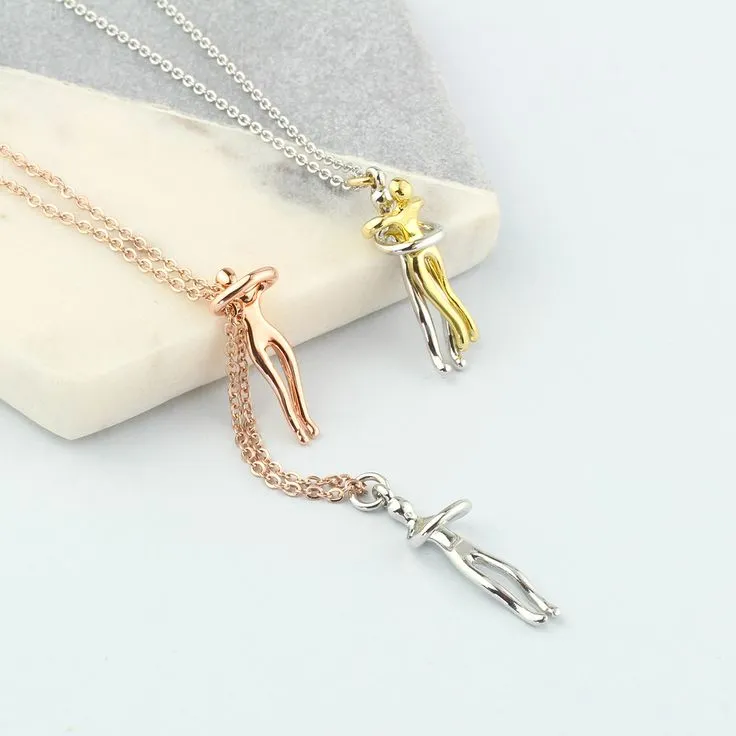 Couple Hugging Pendant Necklace Exquisite Necklaces For Women