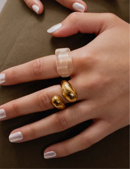 Crossover 18k Gold Ring