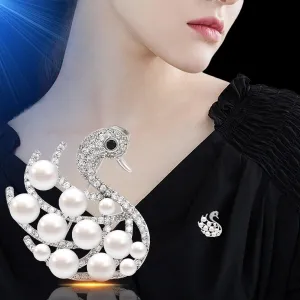 Cute Animal Rhinestone Brooches Gold Brooch Pin for Women Brooches Lapel Pin Dress Jewelry Accessory