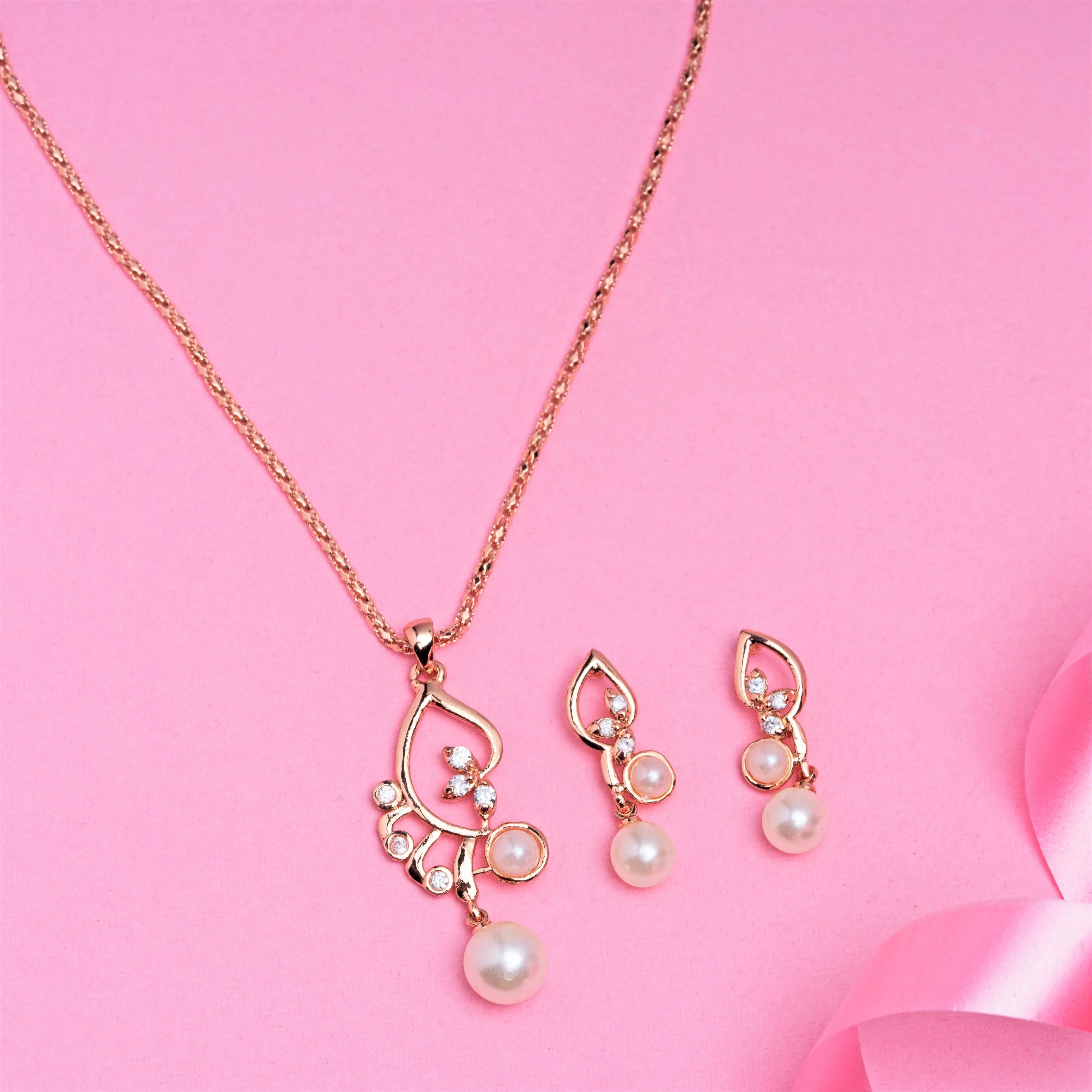 Estele Rose Gold Plated Leaf Designer Stylish Pendant Set with Pearls for Women