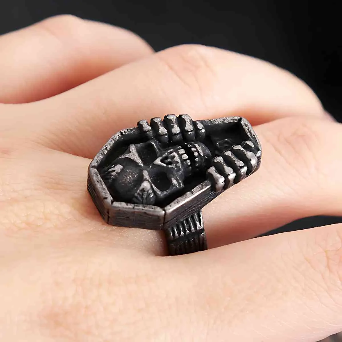 Gripping Skull Coffin Ring