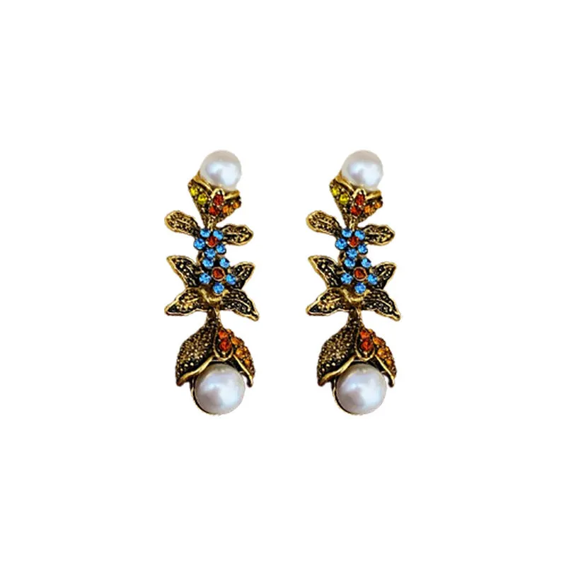 Luxurious Pearl Geometric Alloy Electroplating Earrings