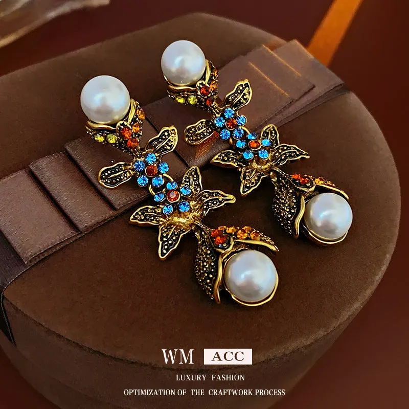 Luxurious Pearl Geometric Alloy Electroplating Earrings