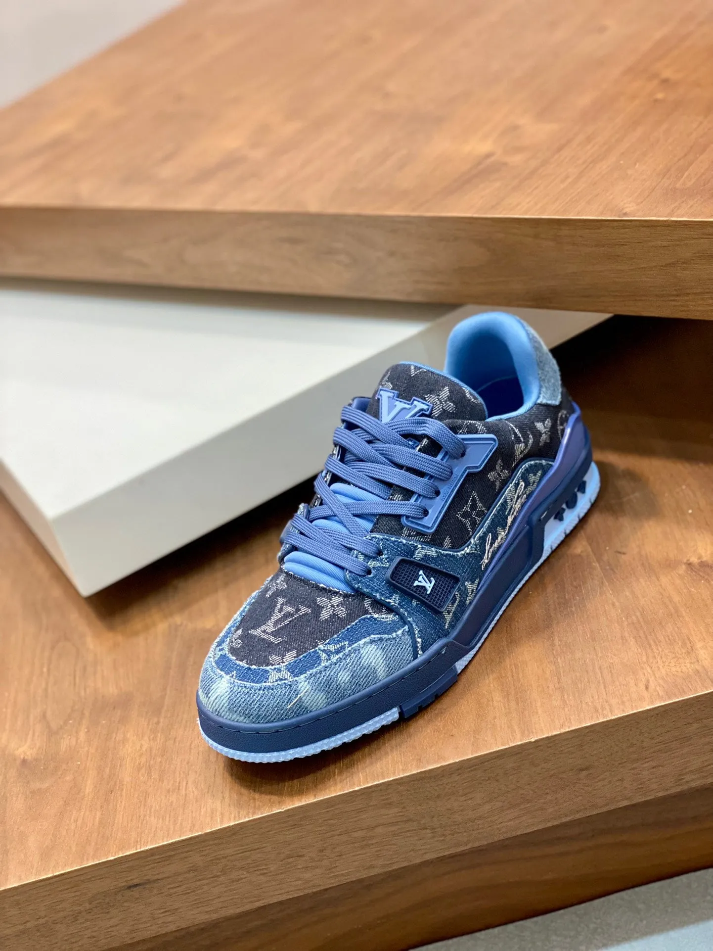 LV TRAINER  DENIM SNEAKER