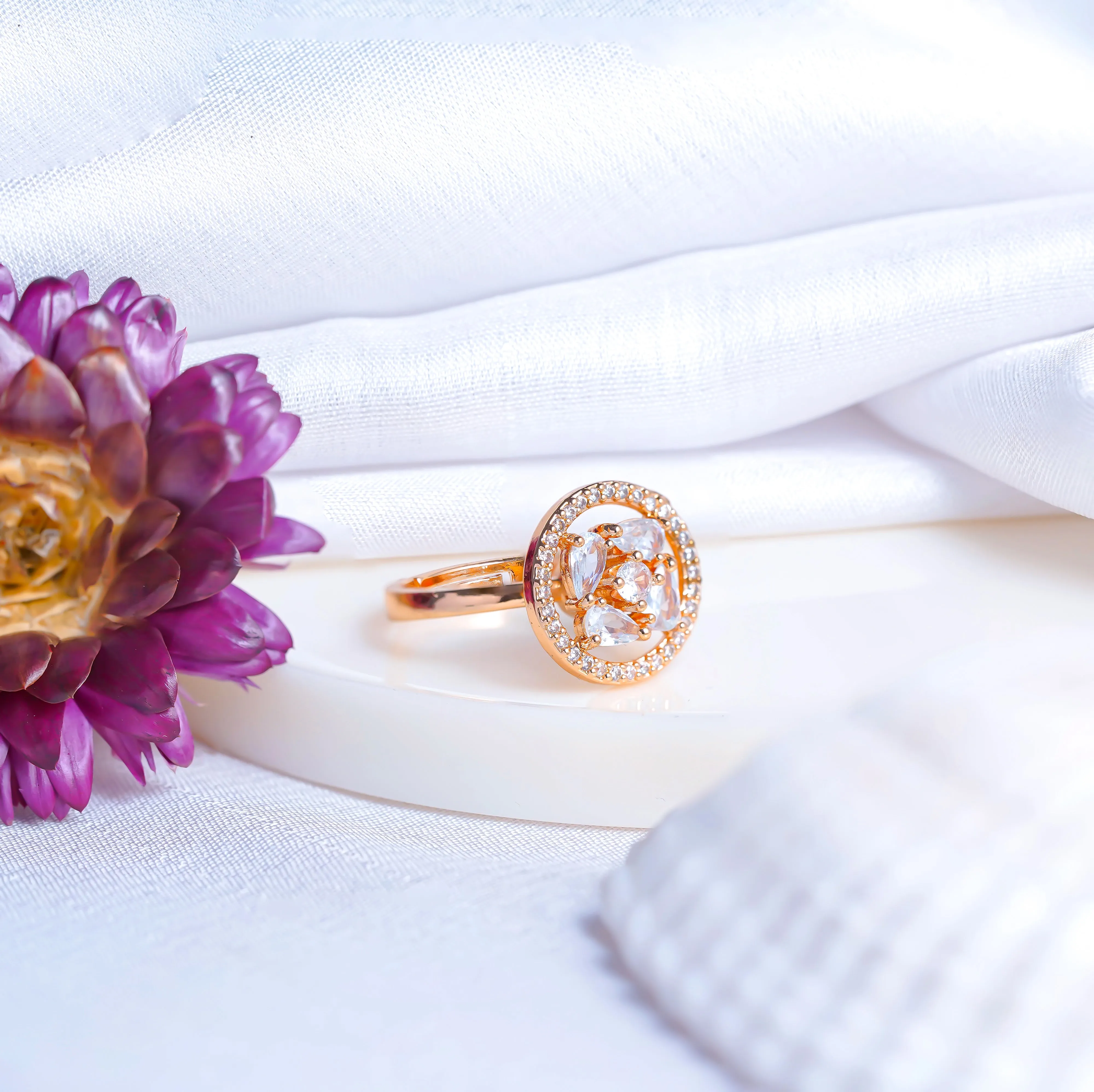 "Zarder Majesty: Regal Rings Fit for Royalty"