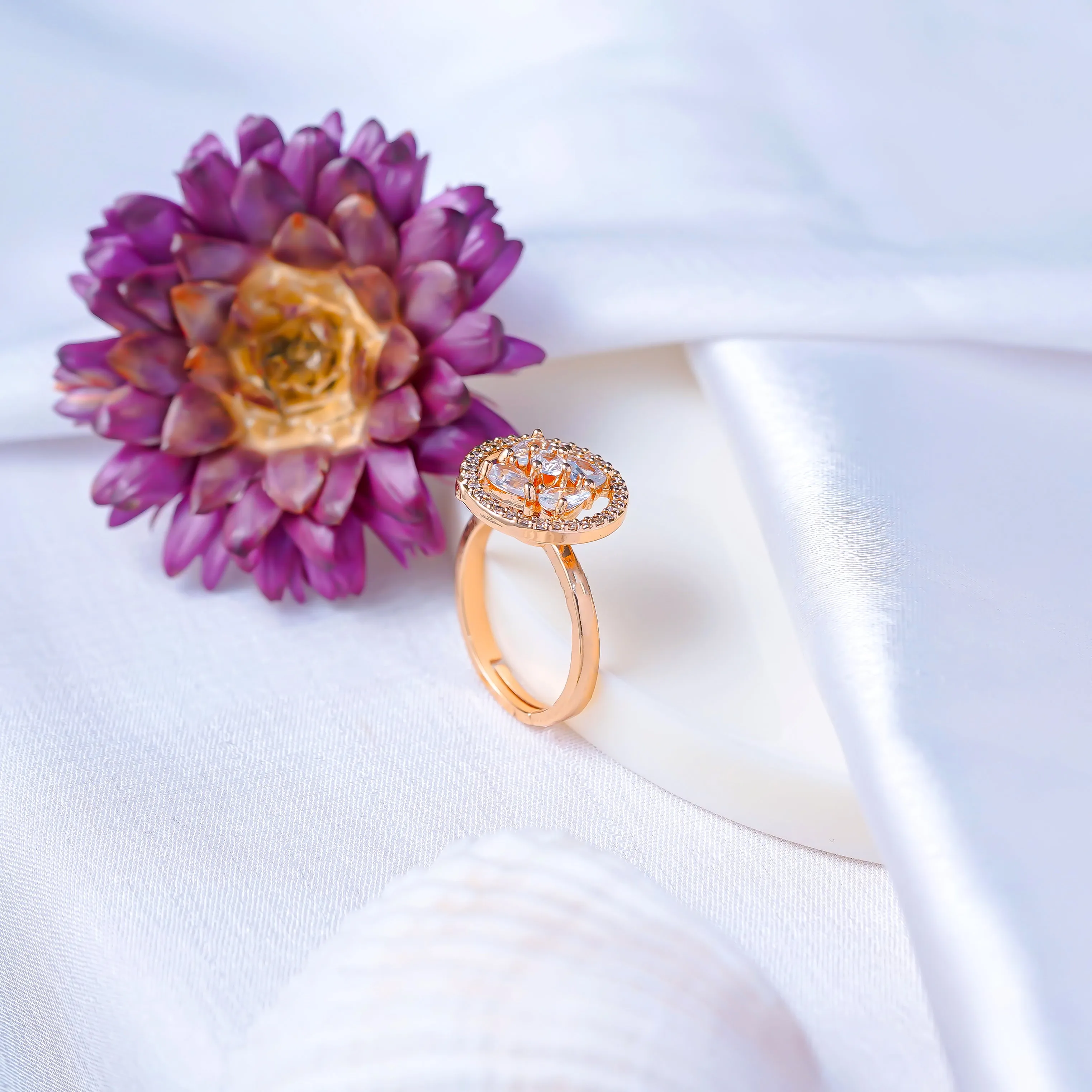 "Zarder Majesty: Regal Rings Fit for Royalty"