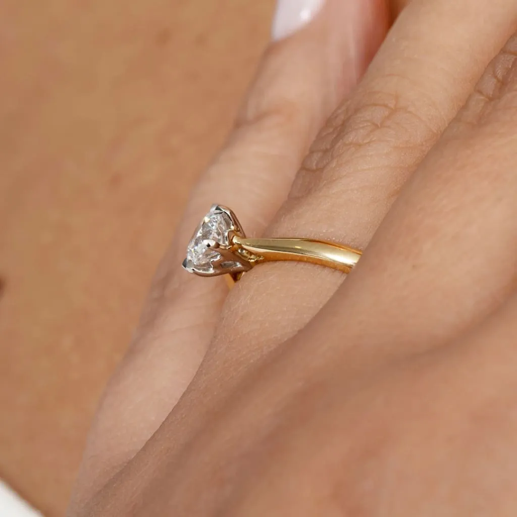 REGAL 0.71ct | Round Solitaire Natural Diamond Set in 18ct Gold