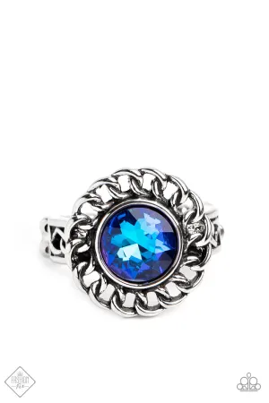 Round Table Runway - Blue - Fashion Fix 12/222